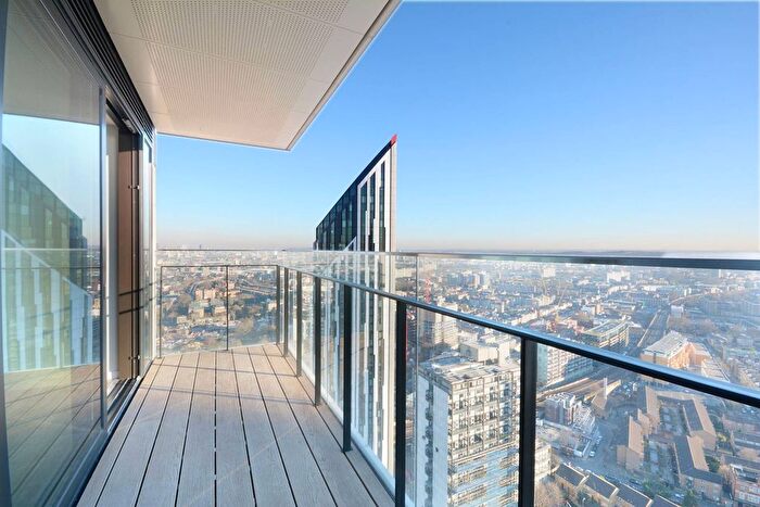 2 Bedroom Flat To Rent In St Gabriel Walk, Elephant And Castle, London, SE1