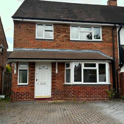 3 Bedroom Property To Rent In Buildwas Close, Bloxwich, Walsall, WS3