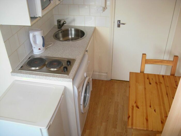 Studio To Rent In Blythe Road, London, W14