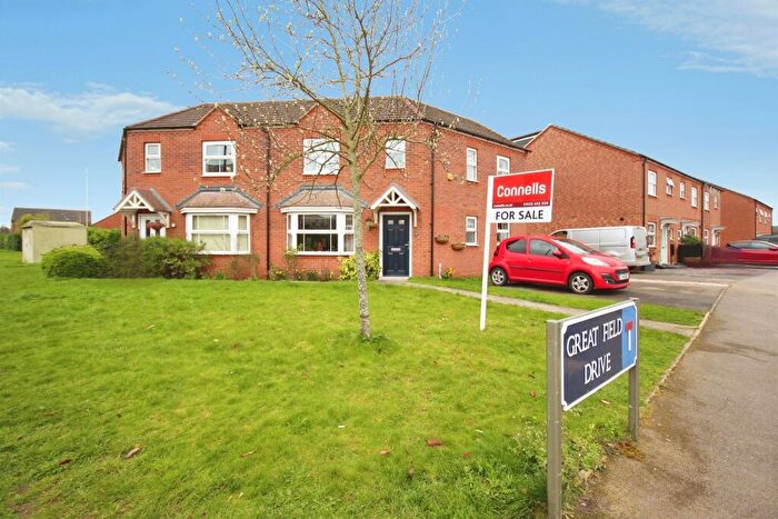 3 Bedroom Semi Detached House For Sale In Great Field Drive, Warwick, CV34