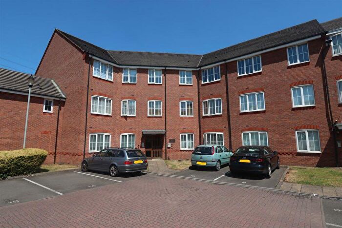 2 Bedroom Apartment For Sale In Ashwood Close, Oldbury, West Midlands, B69