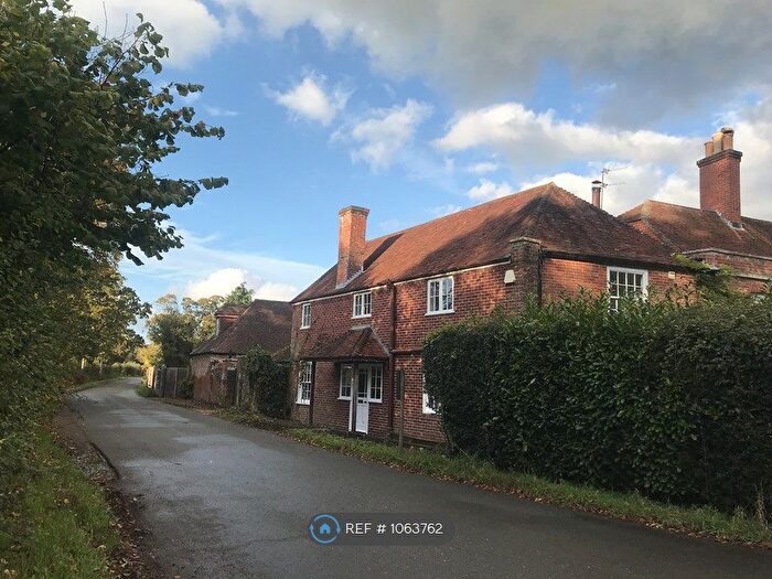 4 Bedroom Semi-Detached House To Rent In Vicars Hill, Lymington, SO41