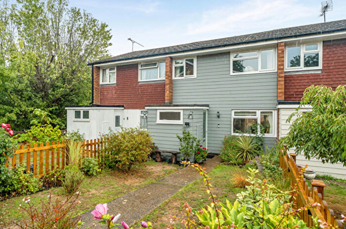 3 Bedroom Terraced House For Sale In Emmbrook Road, Wokingham, Berkshire, RG41