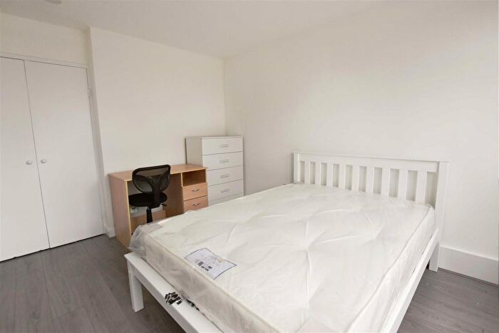 5 Bedroom Property To Rent In Evenwood Close, Putney, London, SW15