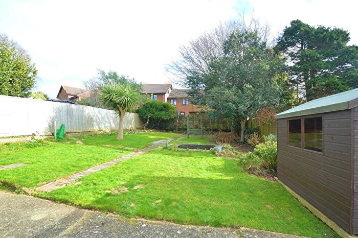 2 Bedroom Detached Bungalow For Sale In Short Walk To Cliff Path * Lake, PO36