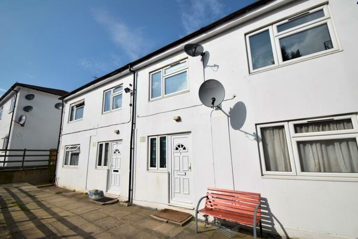 1 Bedroom Ground Maisonette To Rent In New Bedford Road, Luton, Bedfordshire, LU3