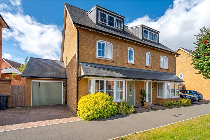 4 Bedroom Semi-detached House For Sale In Caldecott Road, Allington, Maidstone, ME16