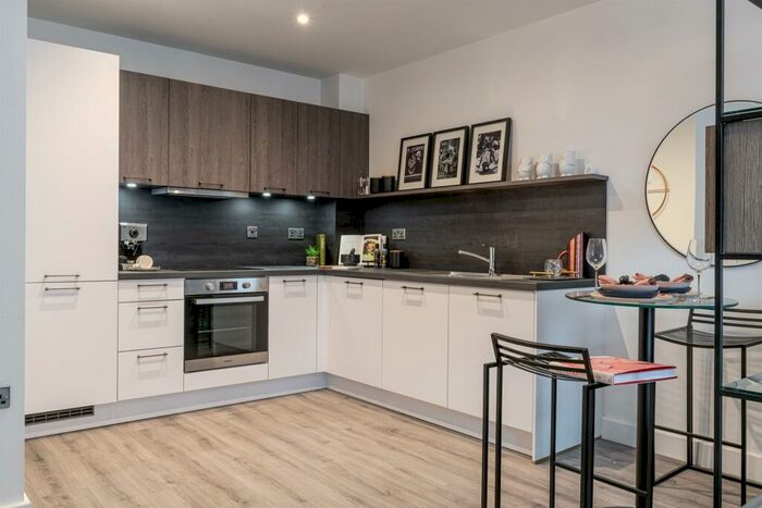1 Bedroom Apartment For Sale In Meadow Lane, Nottingham, NG2