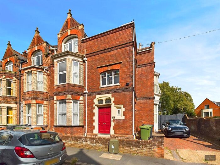 8 Bedroom House To Rent In Haldon Road, Exeter, EX4