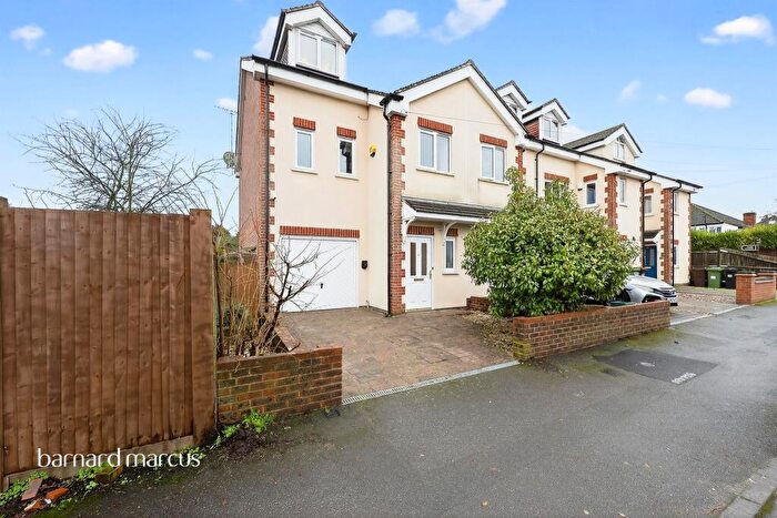 3 Bedroom End Of Terrace House For Sale In Hazon Way, Epsom, KT19