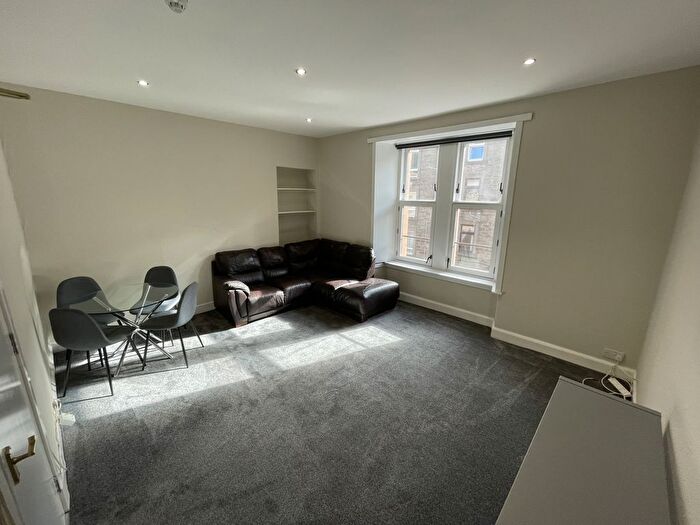 2 Bedroom Flat To Rent In Peddie Street, Dundee, DD1