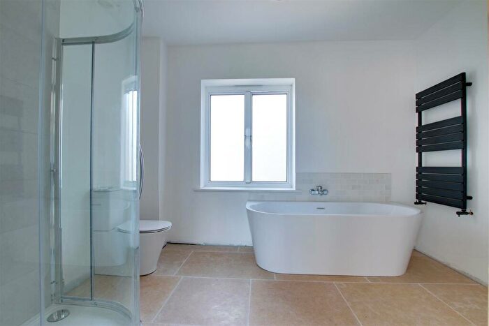 5 Bedroom Detached House For Sale In Parkhall Road, Somersham, PE28