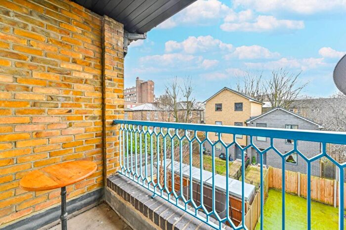 1 Bedroom Flat To Rent In Morton Road, Islington, London, N1