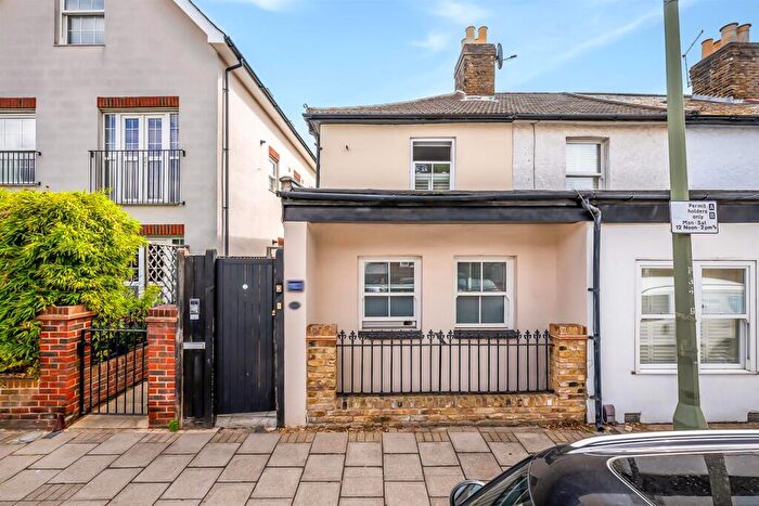 2 Bedroom Maisonette For Sale In Palace Road, Bromley, BR1