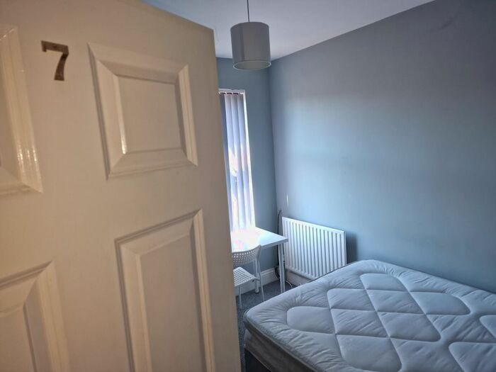1 Bedroom Terraced House To Rent In Room, Queens Road, Beeston, Nottingham., NG9