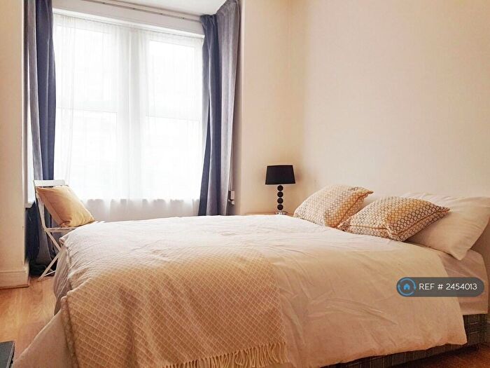 2 Bedroom Terraced House To Rent In Rochester, Rochester, ME1