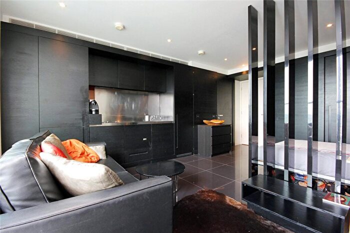 Flat For Sale In Pan Peninsula Apartments, Marsh Wall, E14