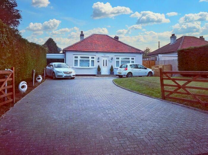 4 Bedroom Bungalow For Sale In Clacton Road, Frating, CO7