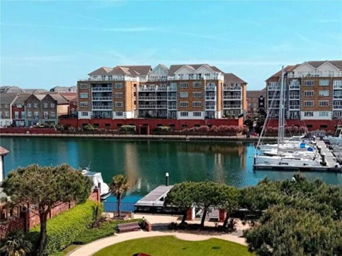 2 Bedroom Flat For Sale In Golden Gateway, Eastbourne, BN23