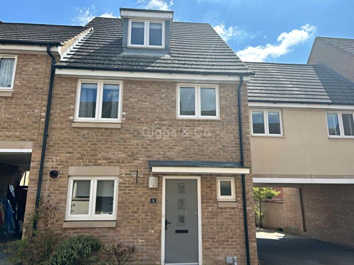 5 Bedroom Link Detached House To Rent In Anderson Close, St Neots, PE19