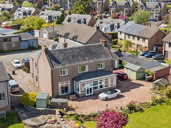 3 Bedroom Flat For Sale In Glasgow Road, Tullylumb House, PH2