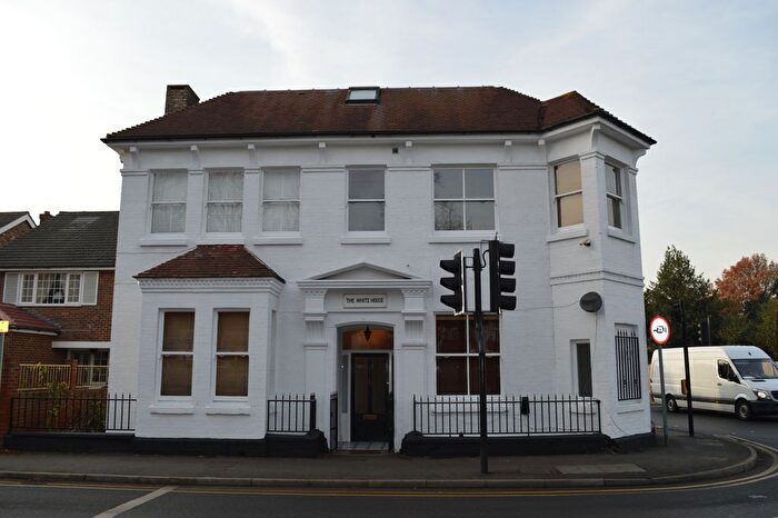 1 Bedroom Flat For Sale In Green Street, Sunbury-On-Thames, TW16