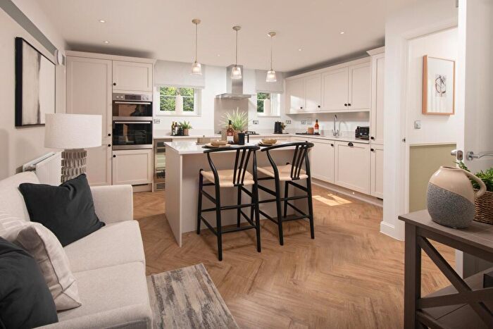 4 Bedroom Detached House For Sale In Phoenix Lane, Fernwood, Newark, NG24