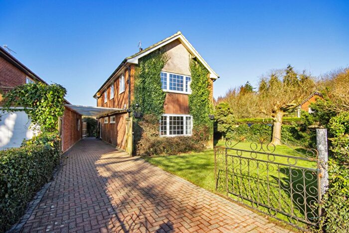 4 Bedroom Detached House For Sale In Warland Road, West Kingsdown, Sevenoaks, Kent, TN15