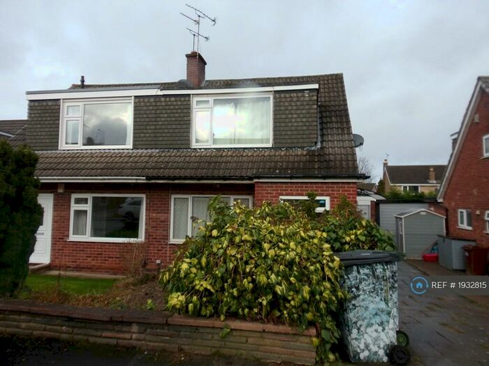 3 Bedroom Semi-Detached House To Rent In Brookhill Drive, Leeds, LS17