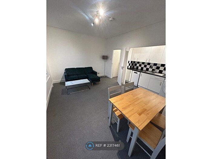 2 Bedroom Flat To Rent In Alderbrook Road, London, SW12