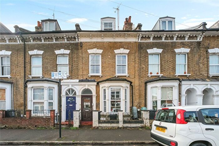 5 Bedroom Terraced House For Sale In Brenthouse Road, London, E9