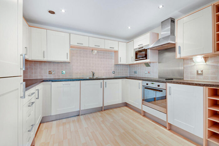 2 Bedroom Flat For Sale In Wells Crescent, Marconi Plaza, Chelmsford, CM1