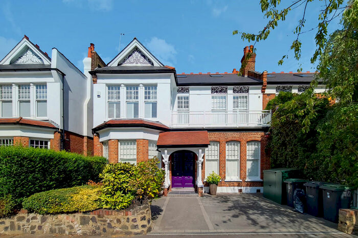 5 Bedroom Semi-Detached House To Rent In Wellfield Avenue, London, N10