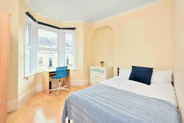 4 Bedroom House To Rent In South Avenue, Bath, BA2