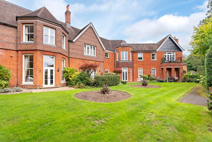 2 Bedroom Flat For Sale In Rokefield House, Westcott Street, Westcott, RH4