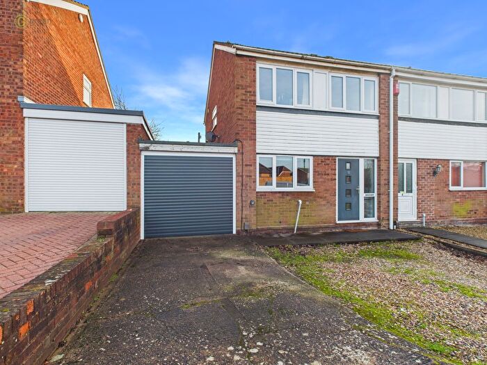 3 Bedroom Semi Detached House For Sale In Wyvern, Glascote, Tamworth, B77