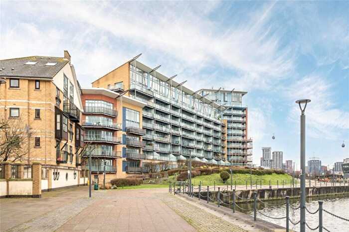 2 Bedroom Flat For Sale In Hanover Avenue, London, E16