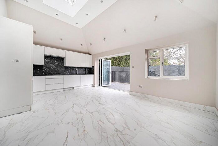 2 Bedroom Bungalow For Sale In Fairmont Close, Belvedere, Kent, DA17