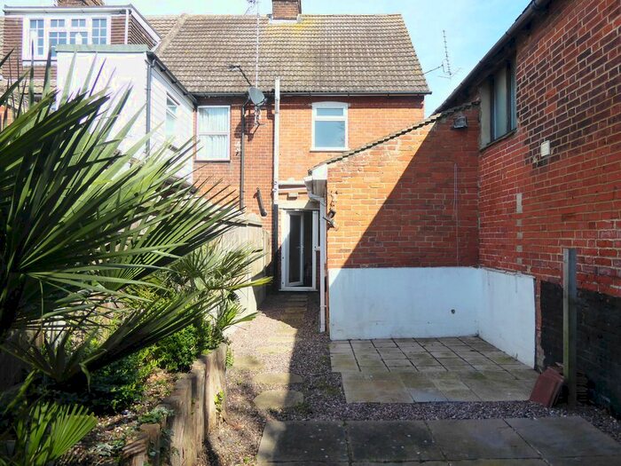 2 Bedroom End Of Terrace House To Rent In Victoria Place, Faversham, ME13
