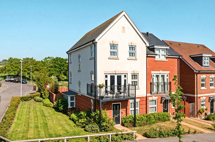 4 Bedroom Semi-Detached House For Sale In Oak Avenue, Wokingham, Berkshire, RG40