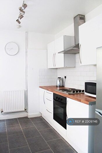 4 Bedroom Terraced House To Rent In Queensland Avenue, Coventry, CV5