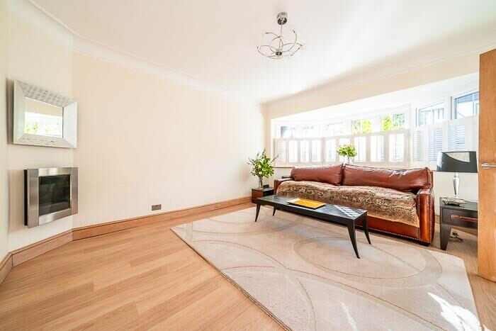 5 Bedroom Semi-Detached House To Rent In Hampstead Gardens London, NW11