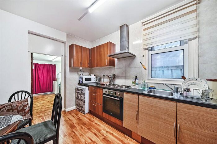 2 Bedroom Flat To Rent In Rutland Gardens, Harringay, London, N4