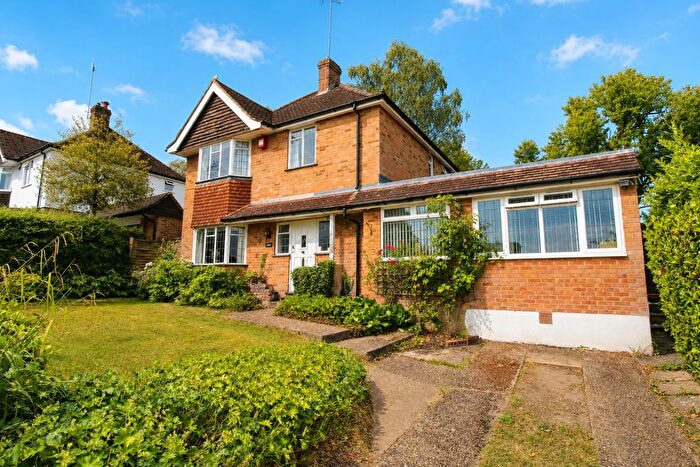 4 Bedroom Detached House For Sale In Chipstead Way, Banstead, SM7