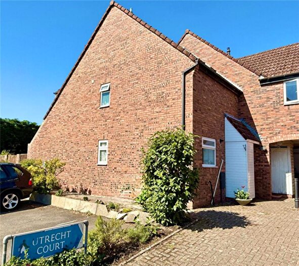 2 Bedroom End Of Terrace House For Sale In Utrecht Court, Purewell, Christchurch, BH23