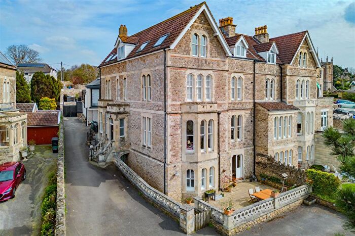 2 Bedroom Flat For Sale In Bay Road, Clevedon, BS21