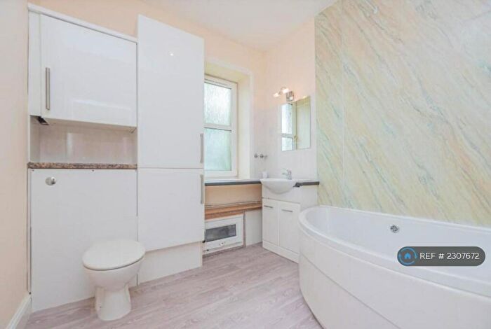 2 Bedroom Flat To Rent In Alloa Road, Stirling, FK9