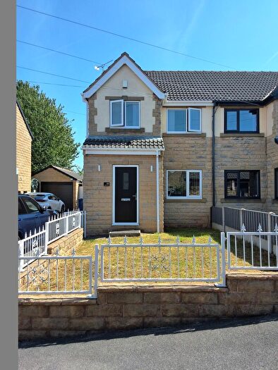 3 Bedroom Semi-Detached House To Rent In Peakstone Close, Balby, DN4