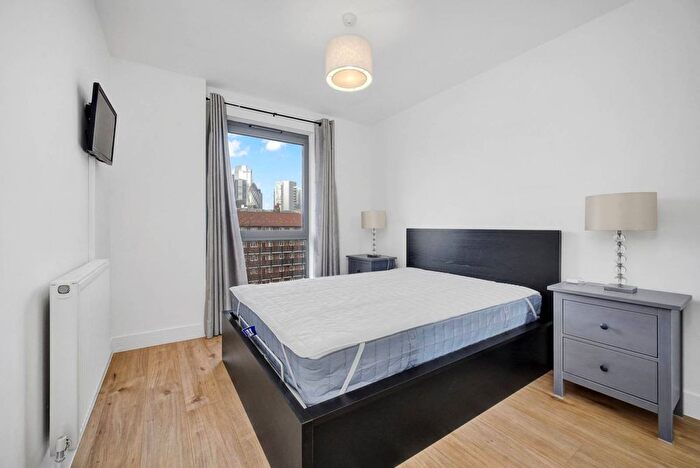 2 Bedroom Flat To Rent In Christian Street, Shadwell, London, E1