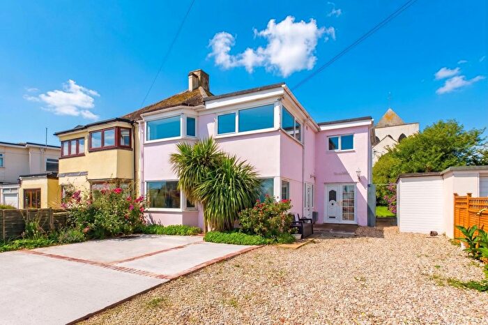 2 Bedroom Flat To Rent In Horseshoe Bend, Goodrington, Paignton, TQ4